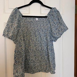 OldNavy Blue Floral  Smock Blouse Size Medium